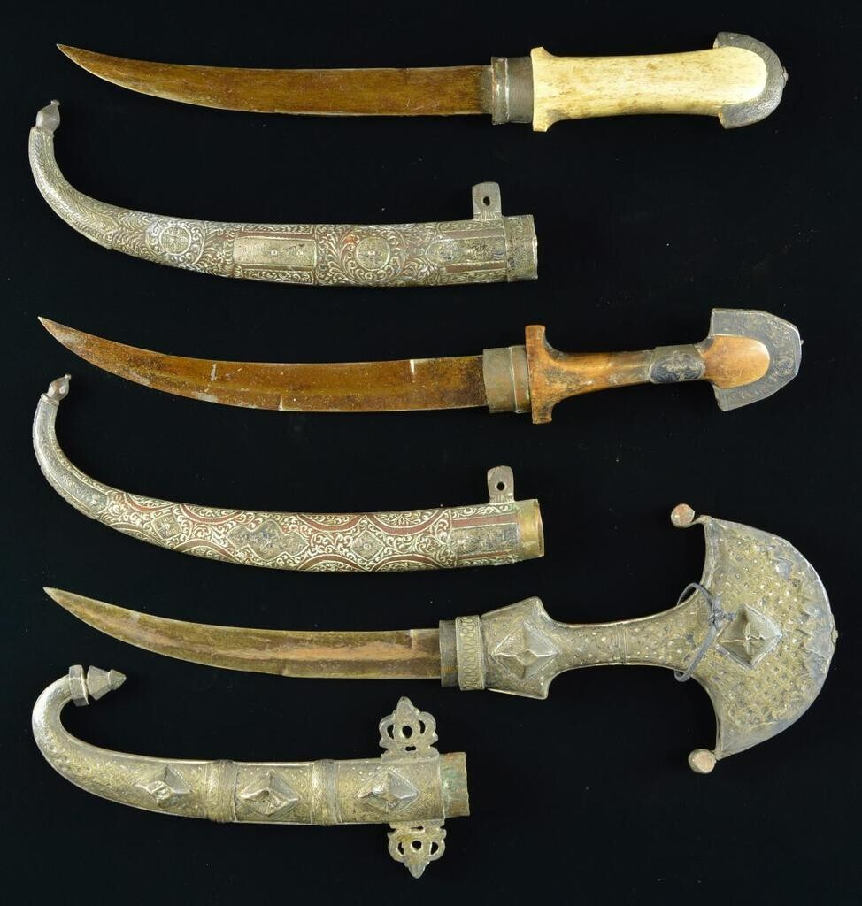 Lot of 3 Moroccan Koumiyya Daggers - Jambiya Koummya - Silver Inlays Antique