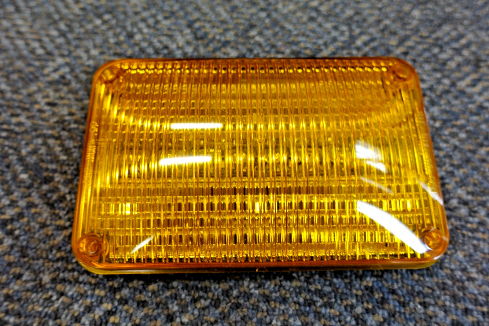 Whelen 600 Series Linear Super LED Steady Amber