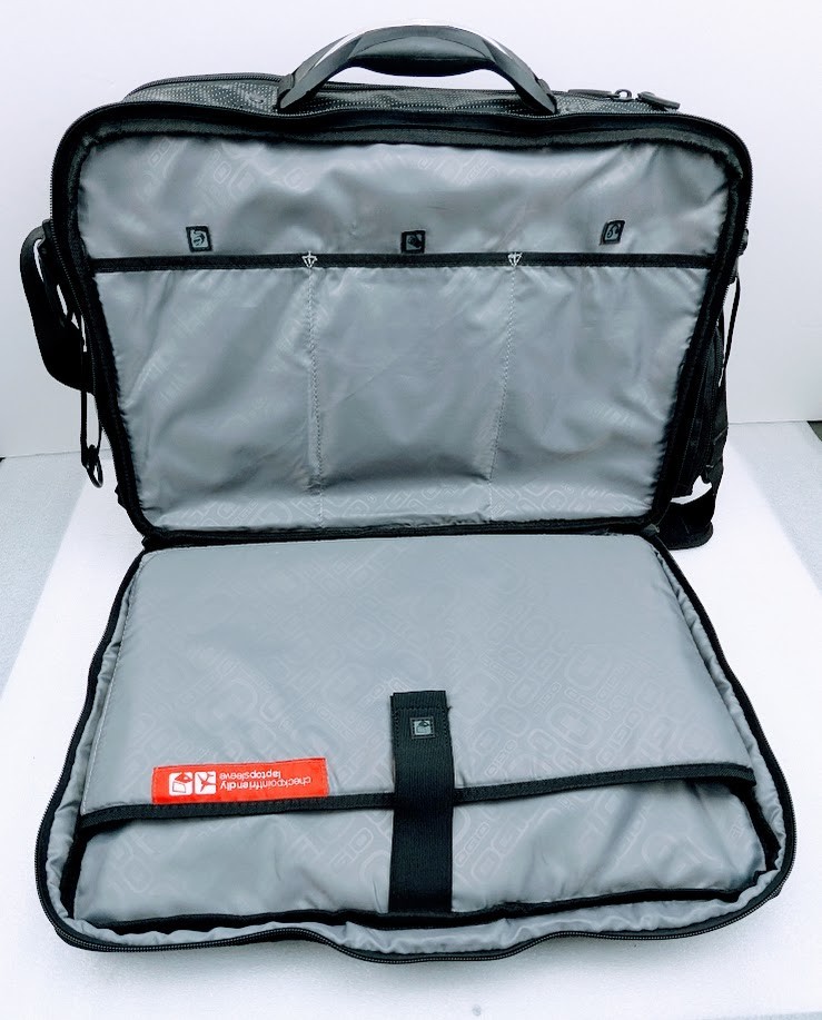 Ogio Technologio, Messenger / Laptop Bag, Two To One Shoulder Strap System, NICE