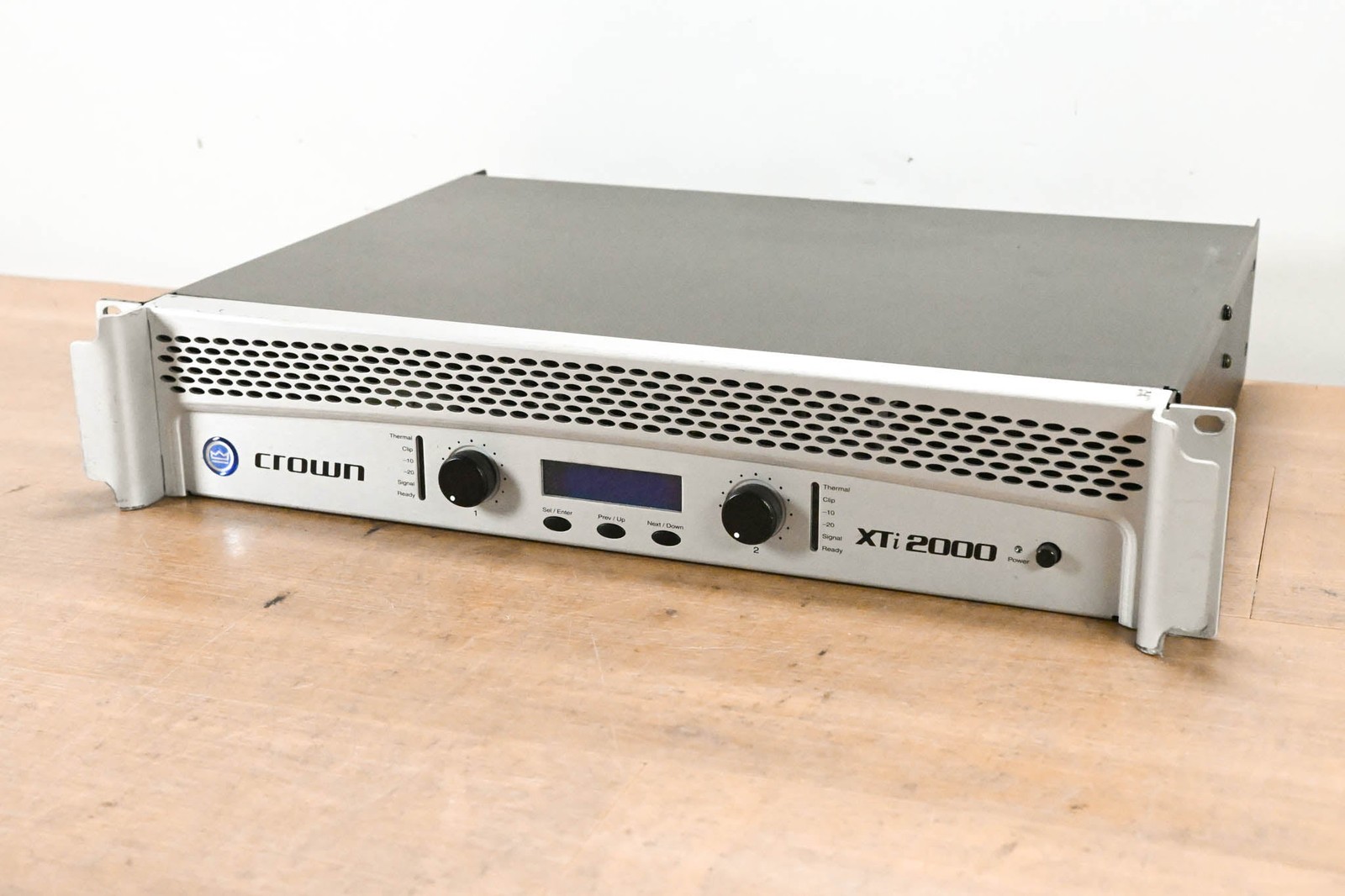 Crown XTi 2000 2-Channel Power Amplifier with DSP CG013C2