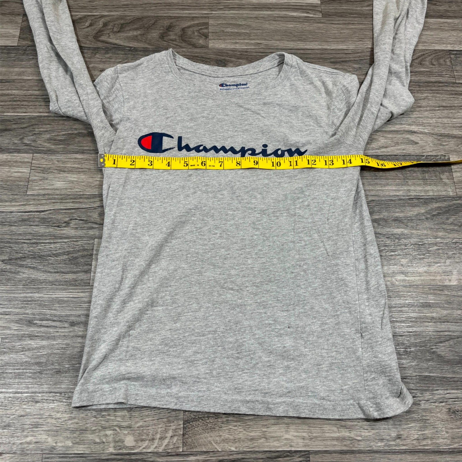 CHAMPION Graphic Crew Neck Long Sleeve Gray Pullover Shirt Boy's Size Medium