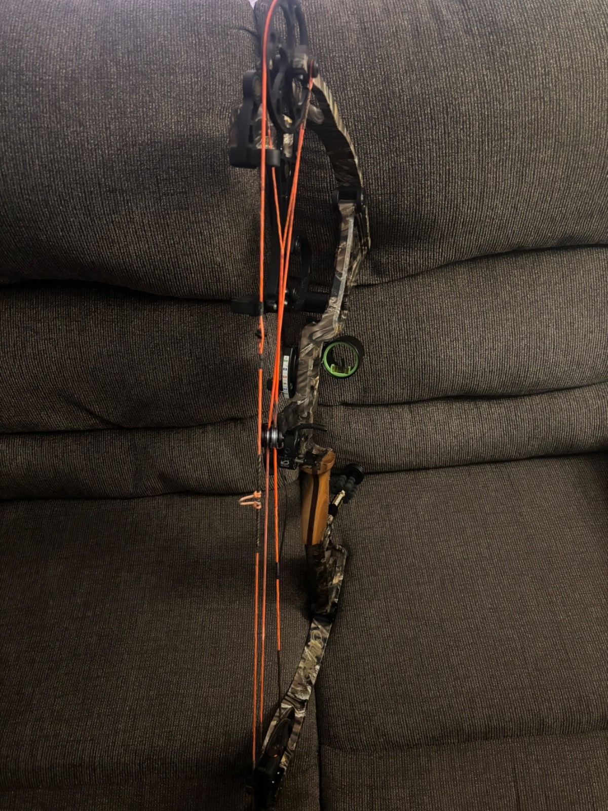 mathews dxt compound bow LH 28” 70lb draw