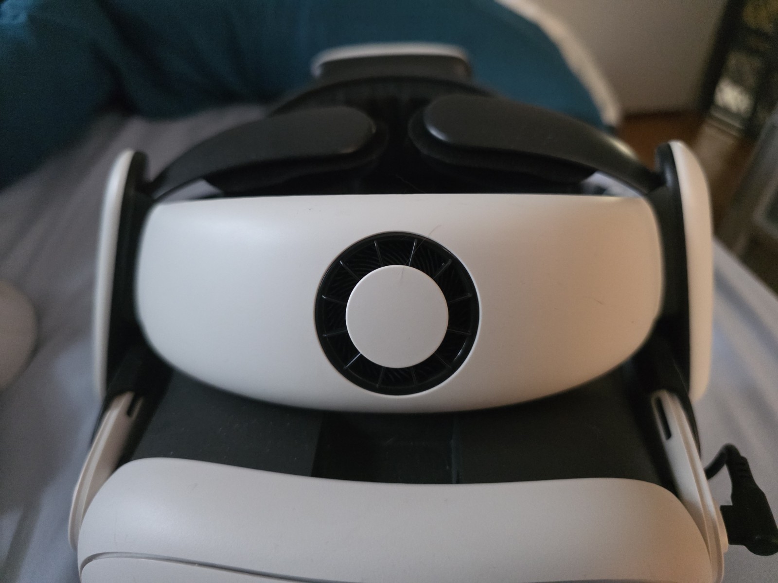 Meta Quest 3 128GB VR Headset w/BOBO VR S3 Pro Head Strap