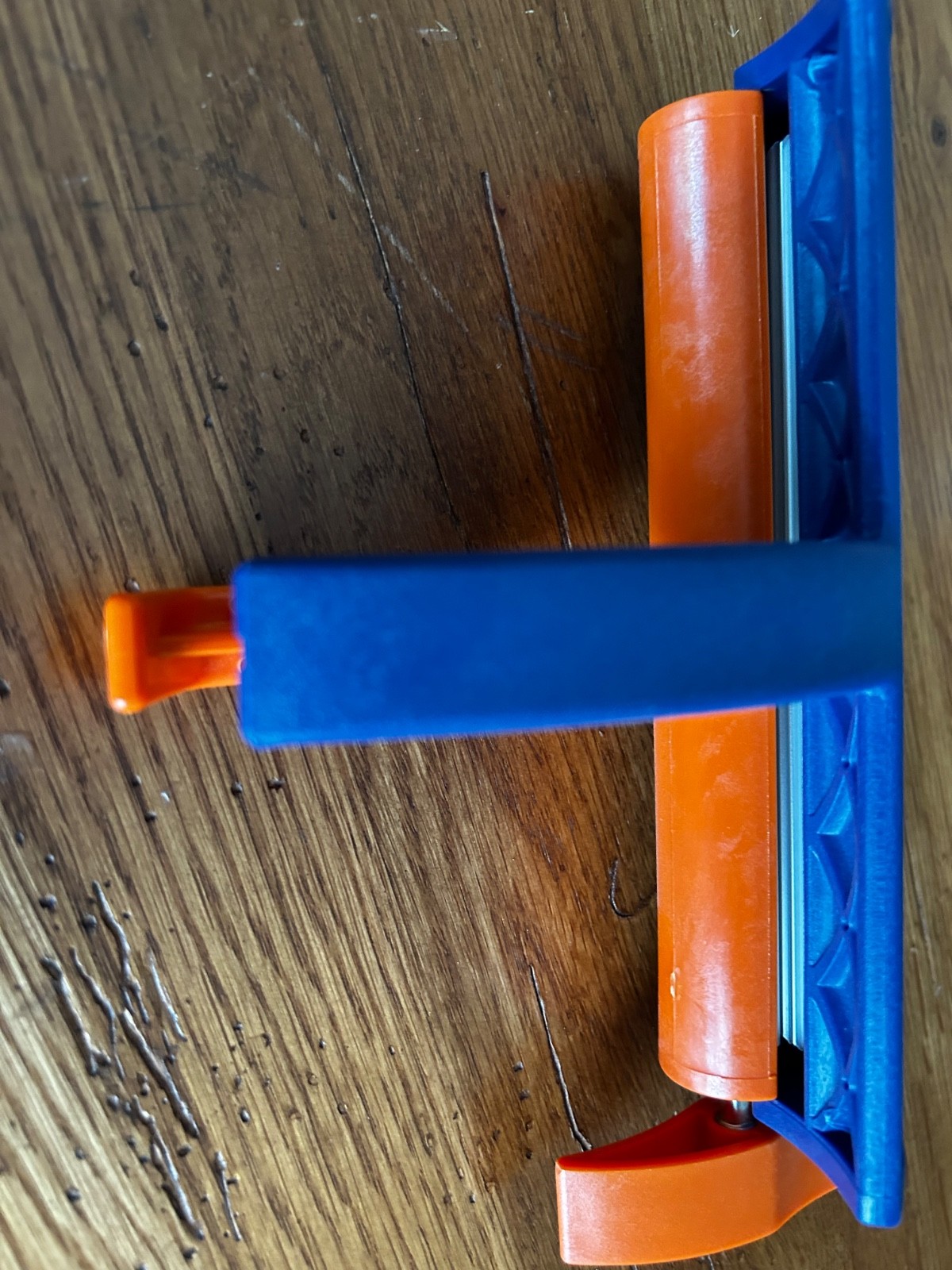 Fiskars Paper Crimper Tool Extra Wide 6.5 in Rollers Accordion Corrugator