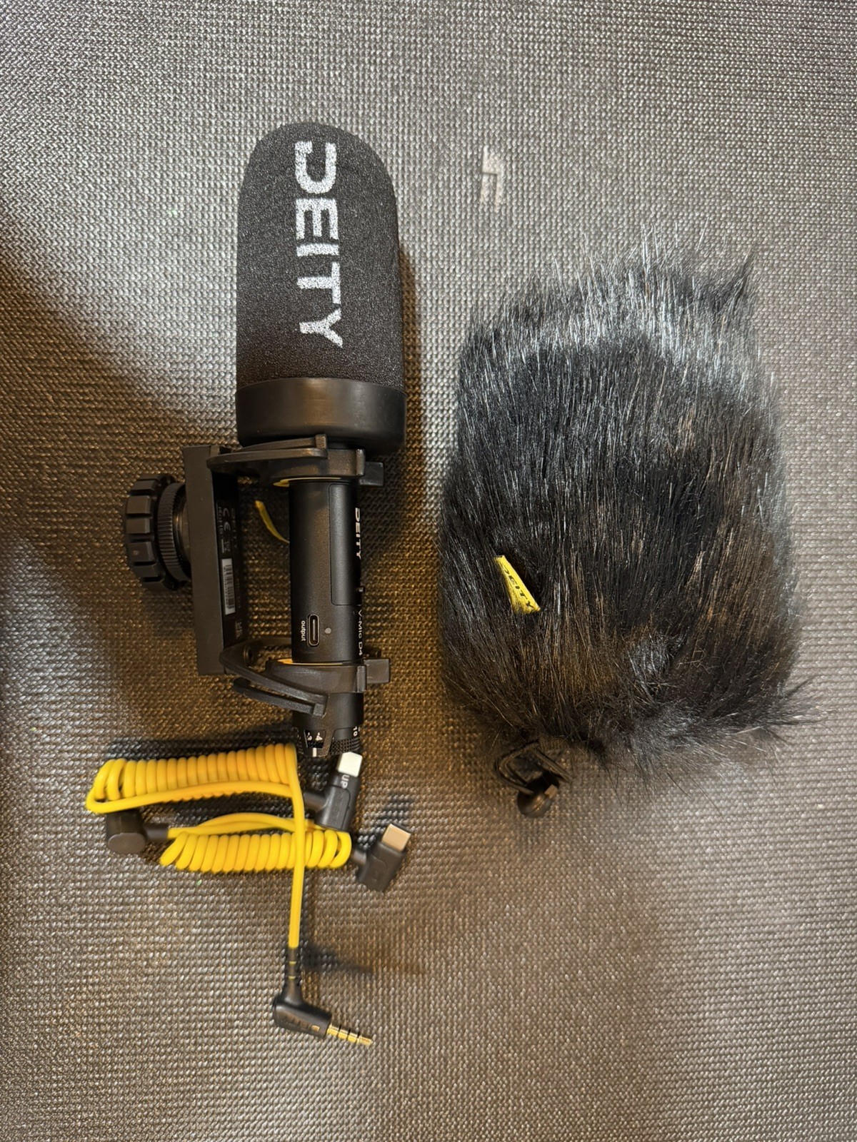 Deity Microphone V-Mic D4 Shotgun Mic with Shock Mount for Camera Video