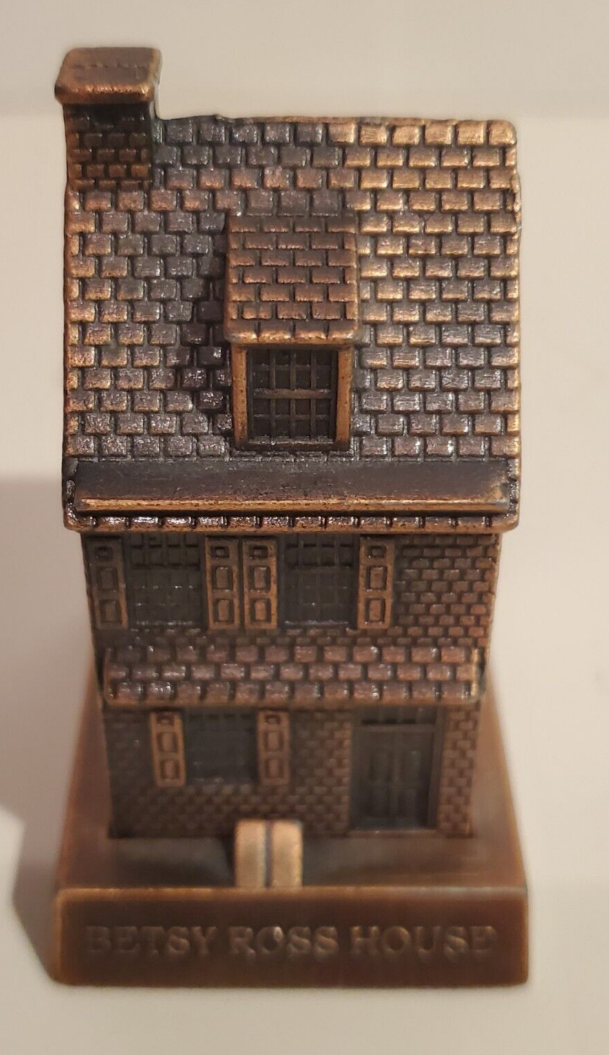 VINTAGE PHILADELPHIA BETSY ROSS HOUSE REPLICA MINI COPPER PENCIL SHARPENER