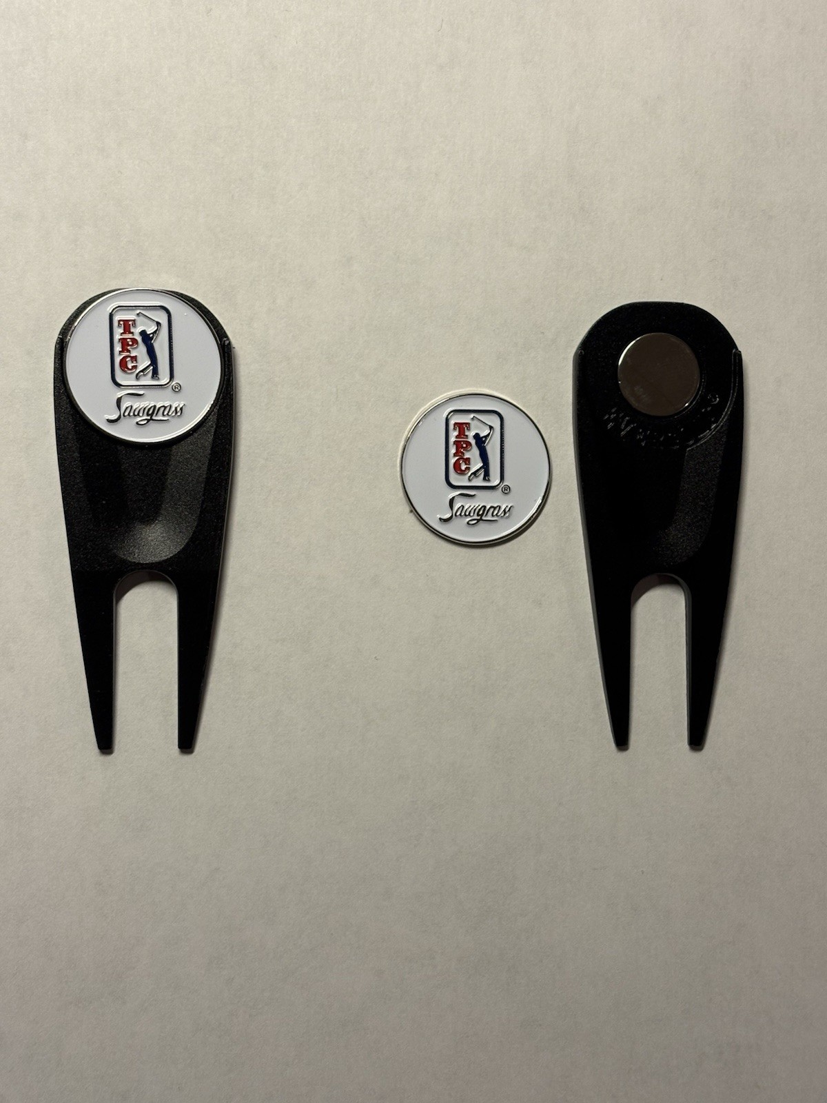 TPC Sawgrass 1" Coin Golf Marker & Ergonomic Pocket Golf Divot Tool - A Beauty!