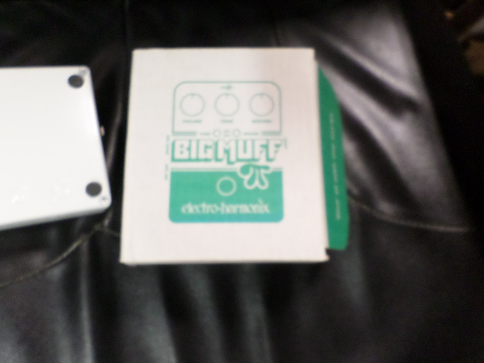 Electro Harmonix Big Muff Pi Fuzz w/Tone Wicker Effect Pedal EHX