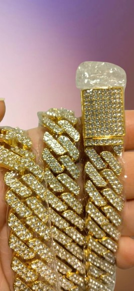 14mm GRA Gold Sterg Sier Cuban Chain With Box Lock Moissanite Iced Out, 24 inch.