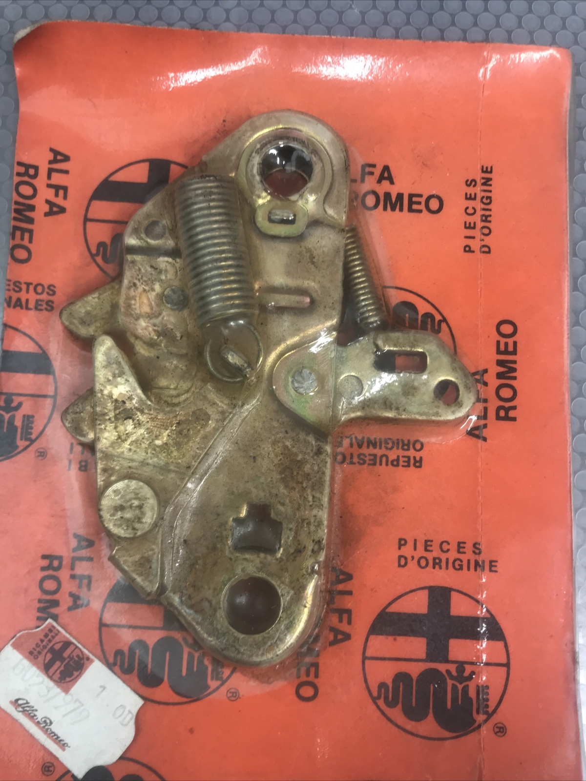 ALFA ROMEO ALFASUD BONNET LOCK MECHANISM CATCH 60537979 549645