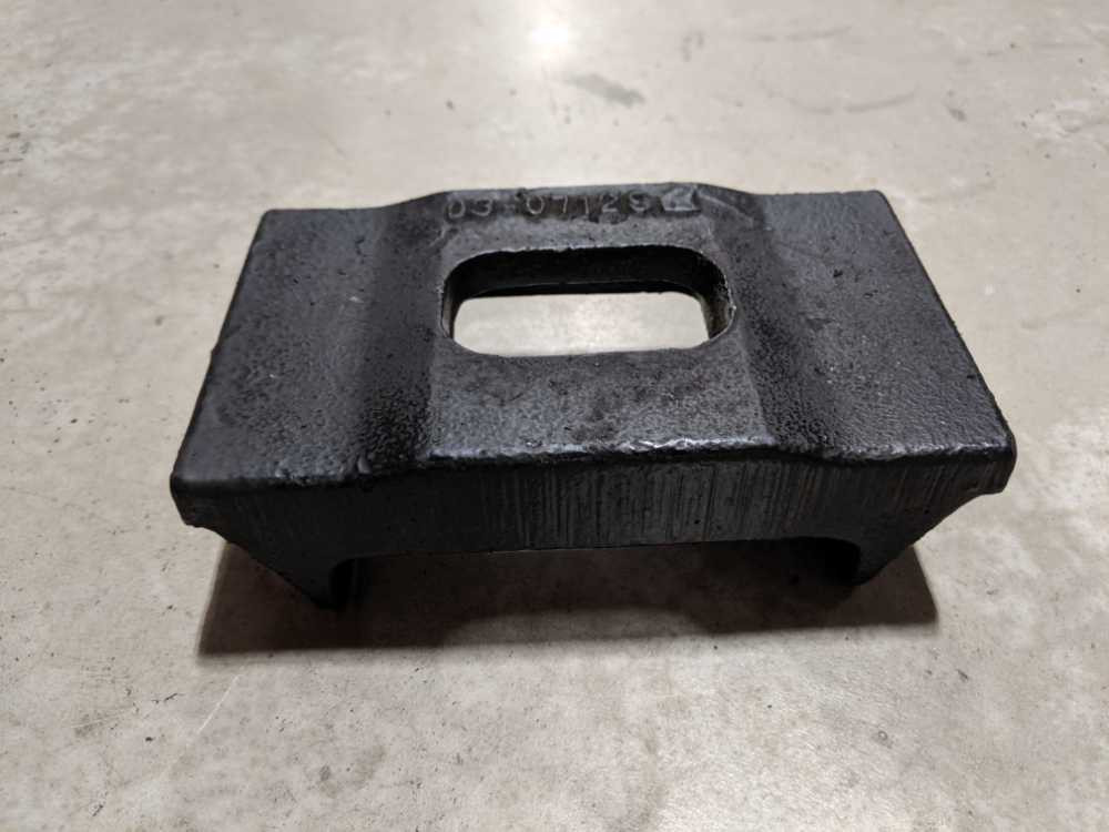 Peterbilt DS-404 Suspension Bracket 0307129 (641-10549)