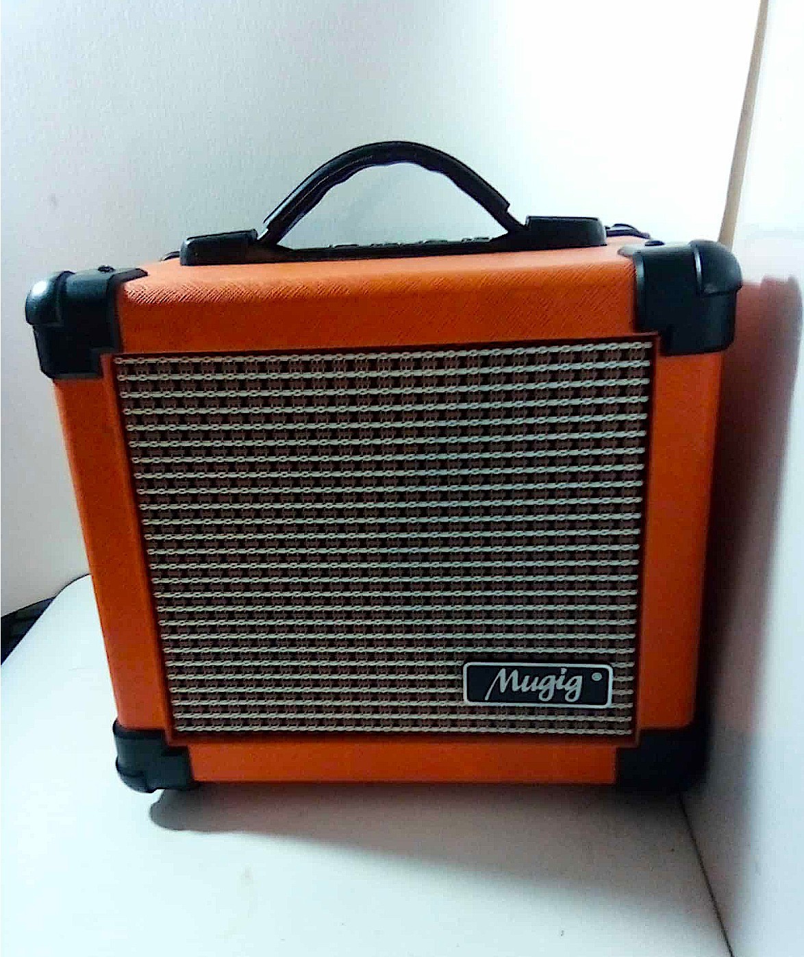 Amplifier: Mugig MA-1 *No batteries/Adapter* *WORKS GREAT* Free Shipping