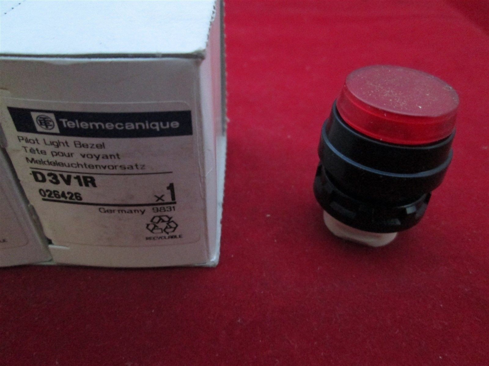 Telemecanique Pilot Light Bezel D3V1R new