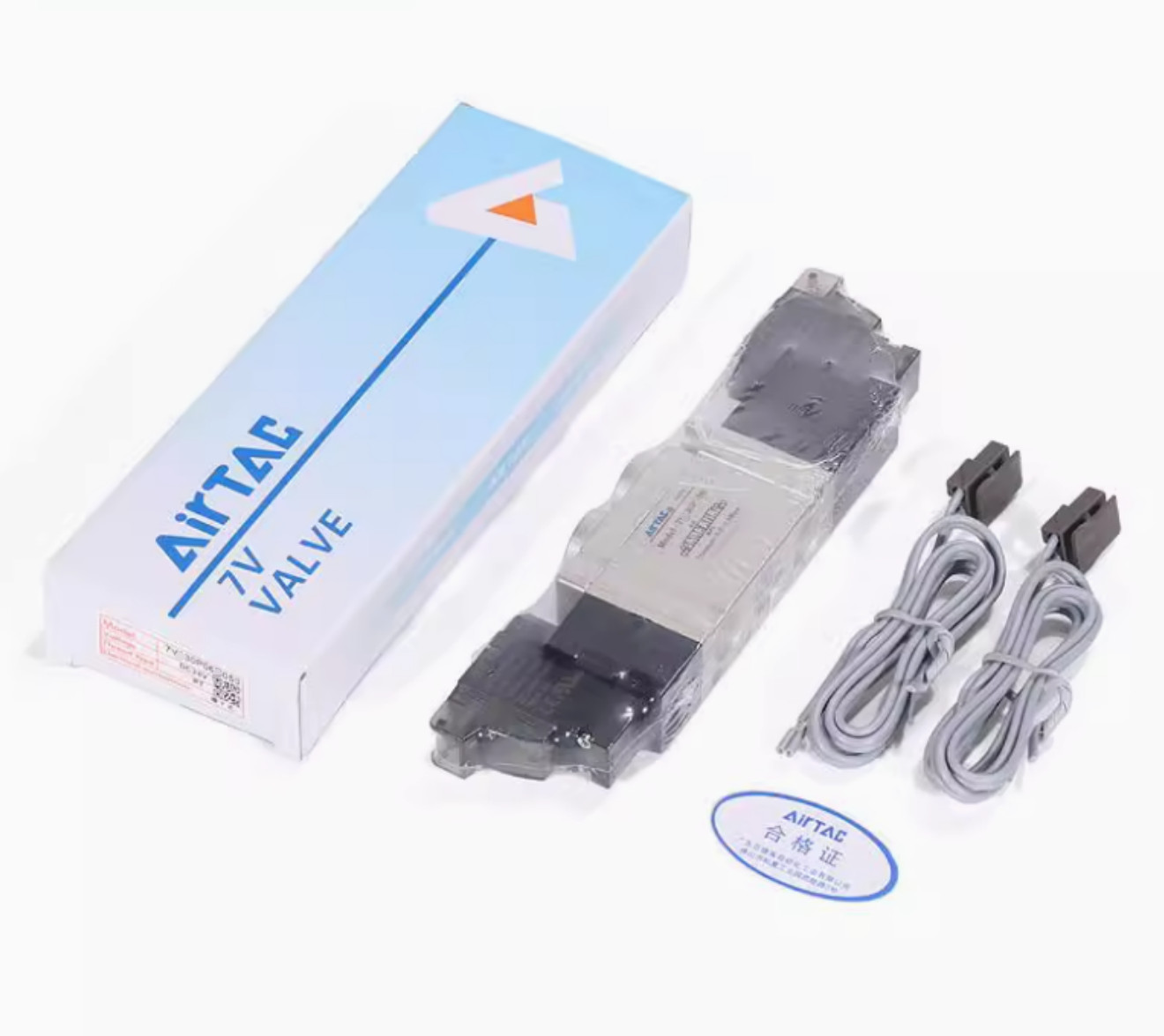 1PC New AirTAC 7V230CJ08A050 7V230C-J08 Solenoid Valve 220VAC Brand Free Ship
