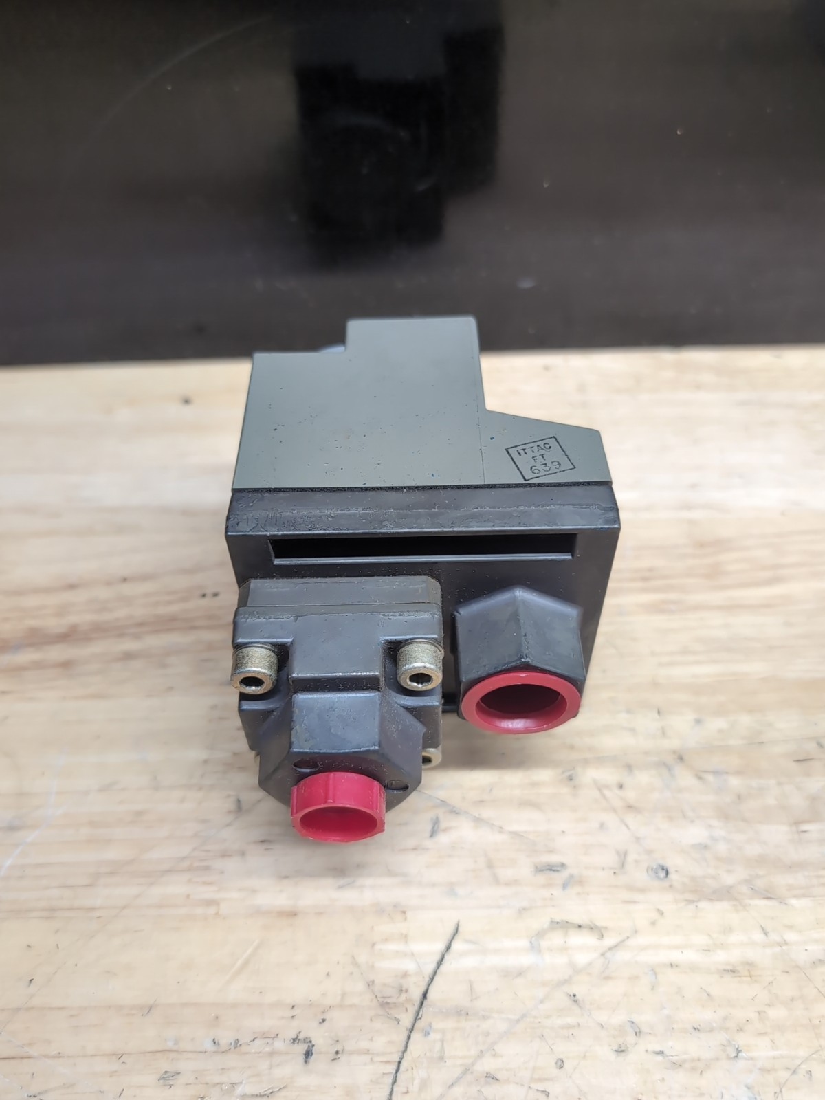 Neo-Dyn 140P13C3 Adjustable Pressure Switch - New