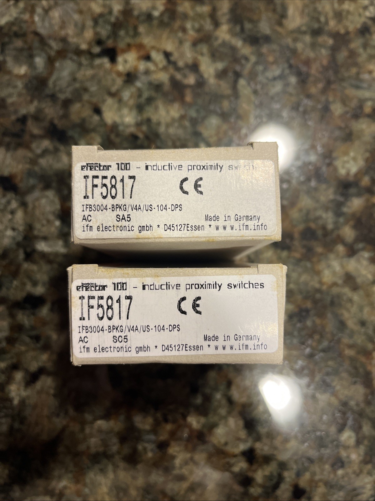 EFECTOR 100 Inductive Proximity Switch IF5817