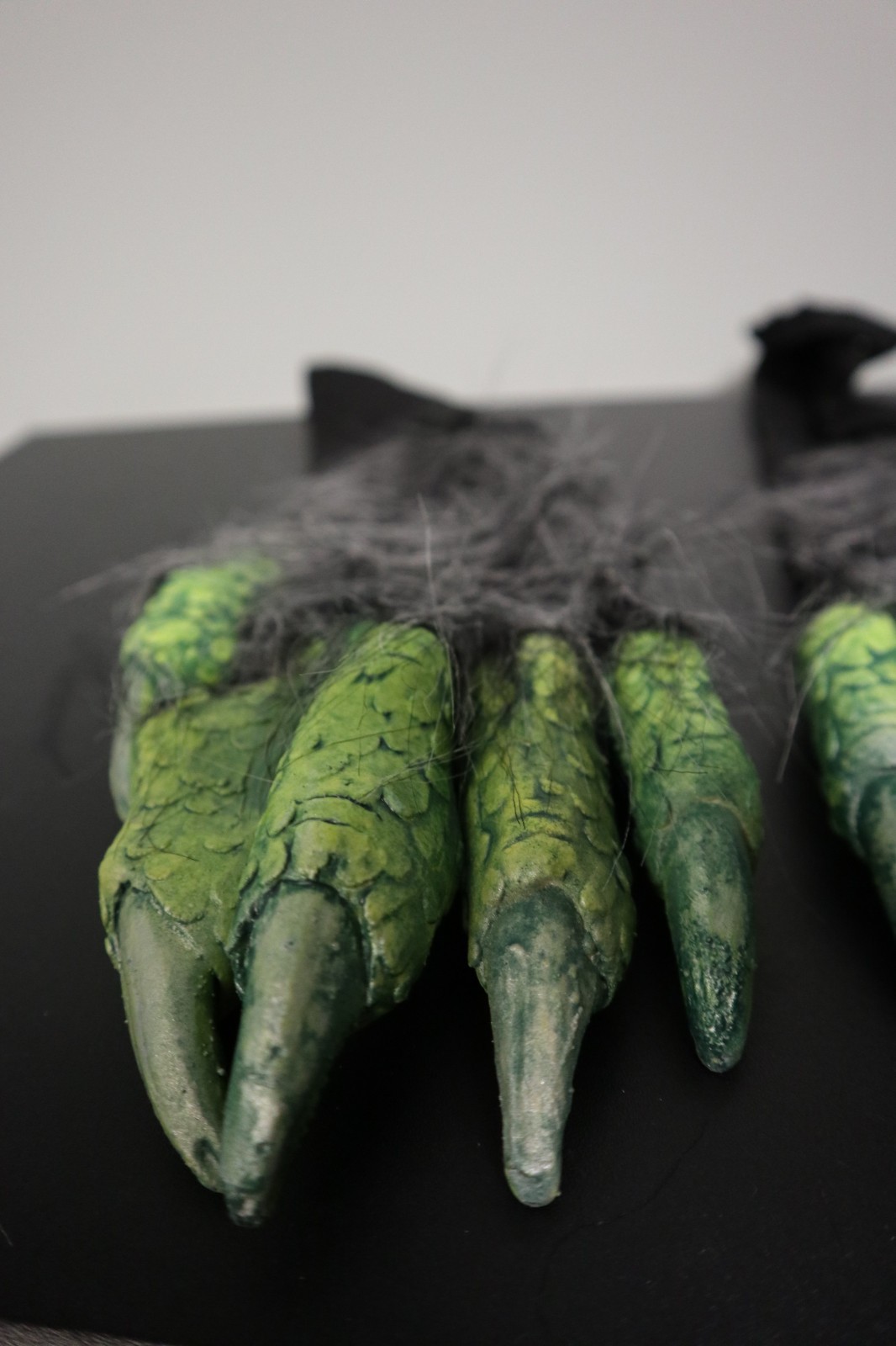 Beastly Monster Hands - Zagone Studios "Green Beast Gloves"