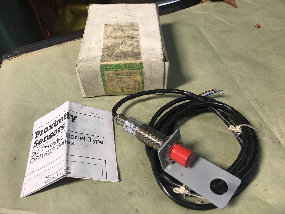 NEW GE CR215DB18UA3NB Proximity Switch 10-30V DC 18mm FAST SHIPPING
