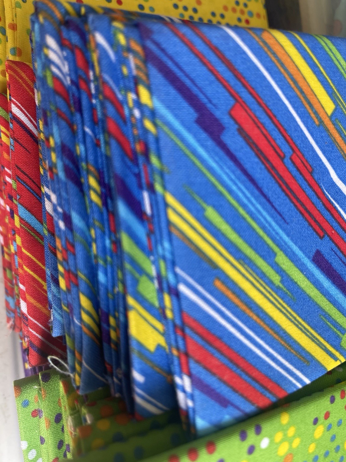 18X21 100% Cotton Fabrics Cut Into Square For Quilting.