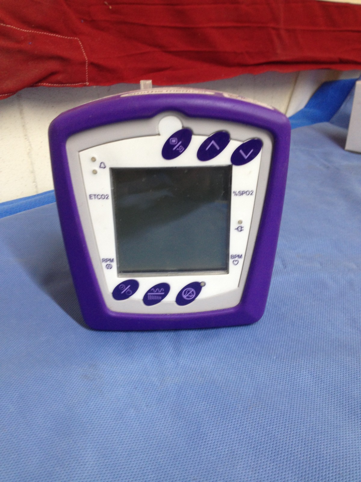 Smith Medical 8400D Capnocheck II Handheld Capnograph Oximeter No Battery