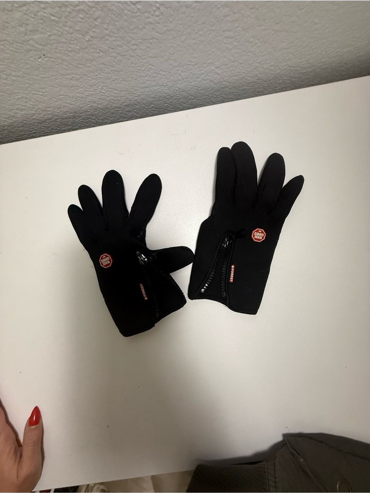 Black Winter Gloves with Zip Detail