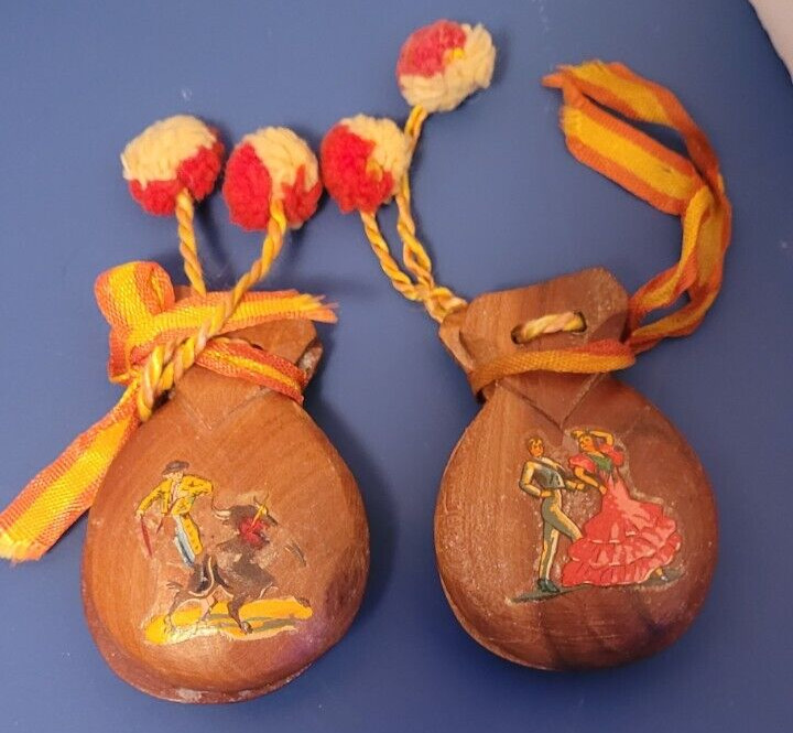 Set of 2 Vintage Castanets Spanish Castanets Flamingo Dancers Matador Collect