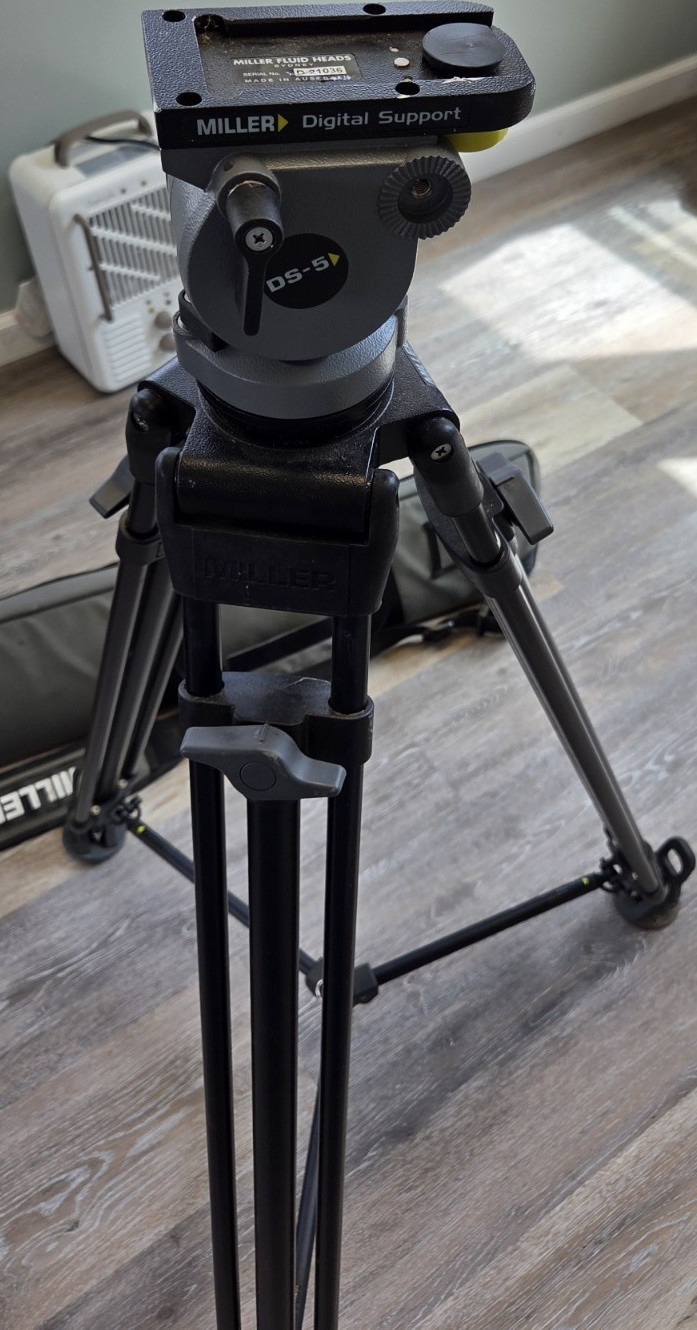 Miller DS-5 Fluid Head Professional Camera Tripod 217036 Support System