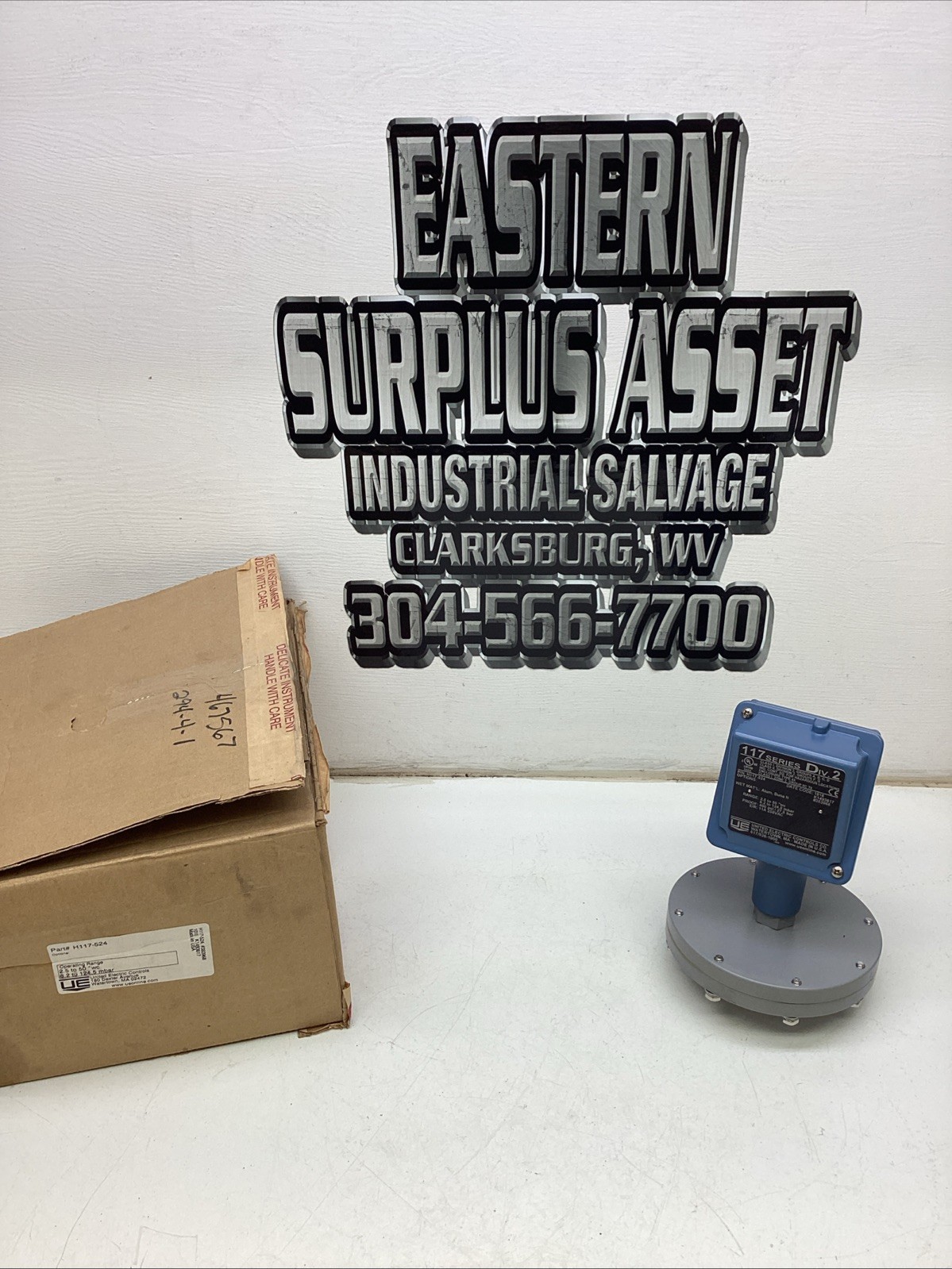 United Electric Controls H117-524 Pressure Switch 400PSI NIB