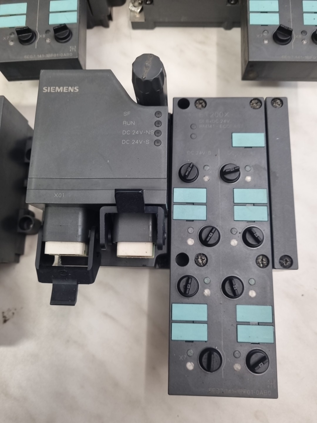 Siemens 6ES7 141-1BF01-0AB0 / 6ES7141-1BF01-0AB0 Simatic ET200 Basic Modul