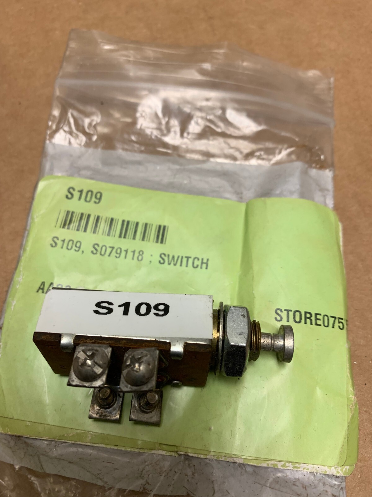 ONE GENUINE COLE HERSEE DOOR SWITCH 4 SCREW TERMINAL ON/OFF PUSH BUTTON S109