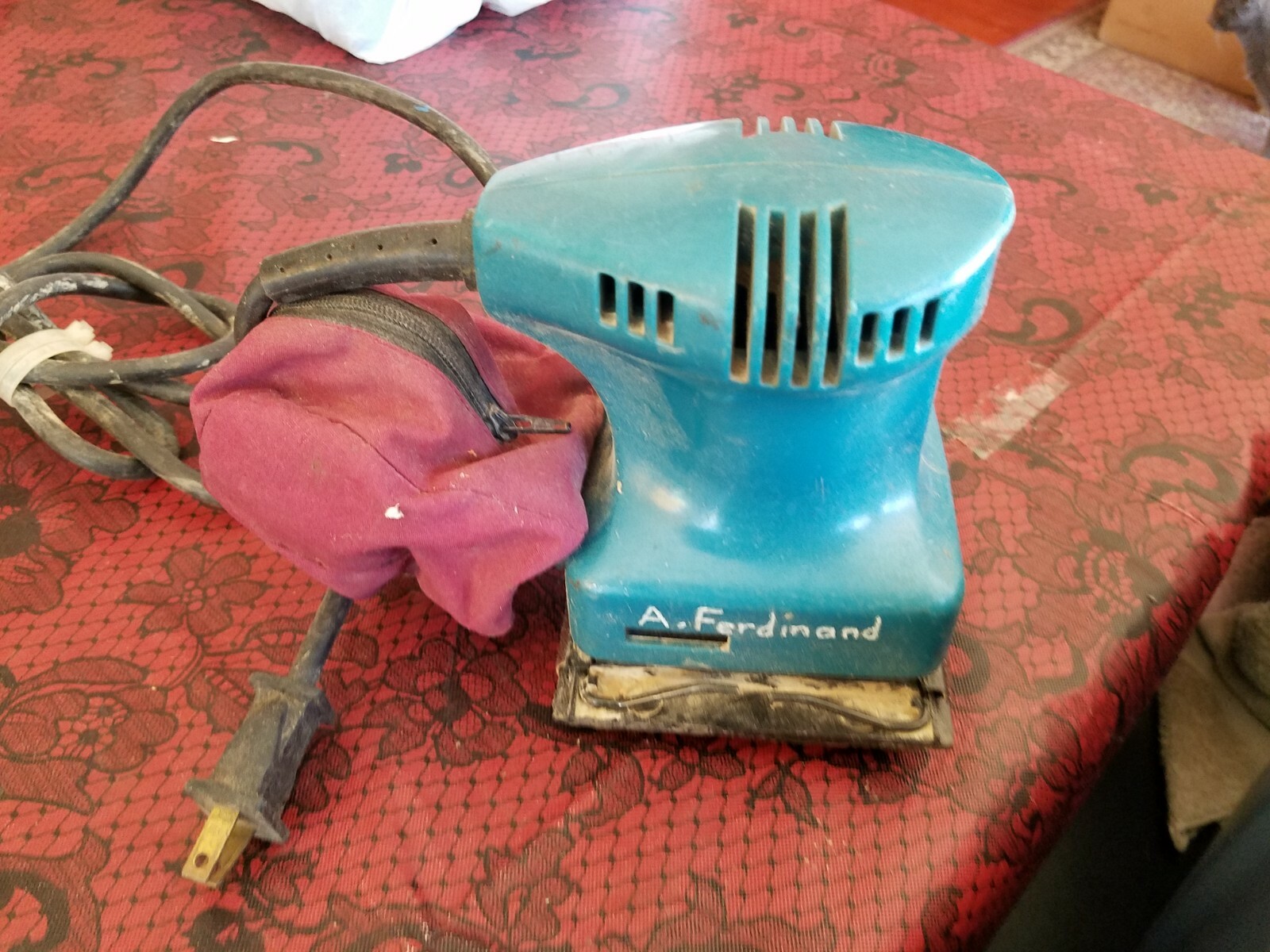 MAKITA Model B04550 Finishing Sheet Sander 115V 1.6A OPM 14000