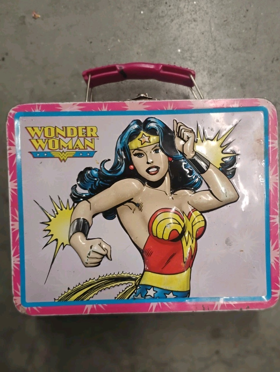 DC Comics 3D Wonder Woman Metal Lunch Pail - 2001 The Tin Box Company - Used