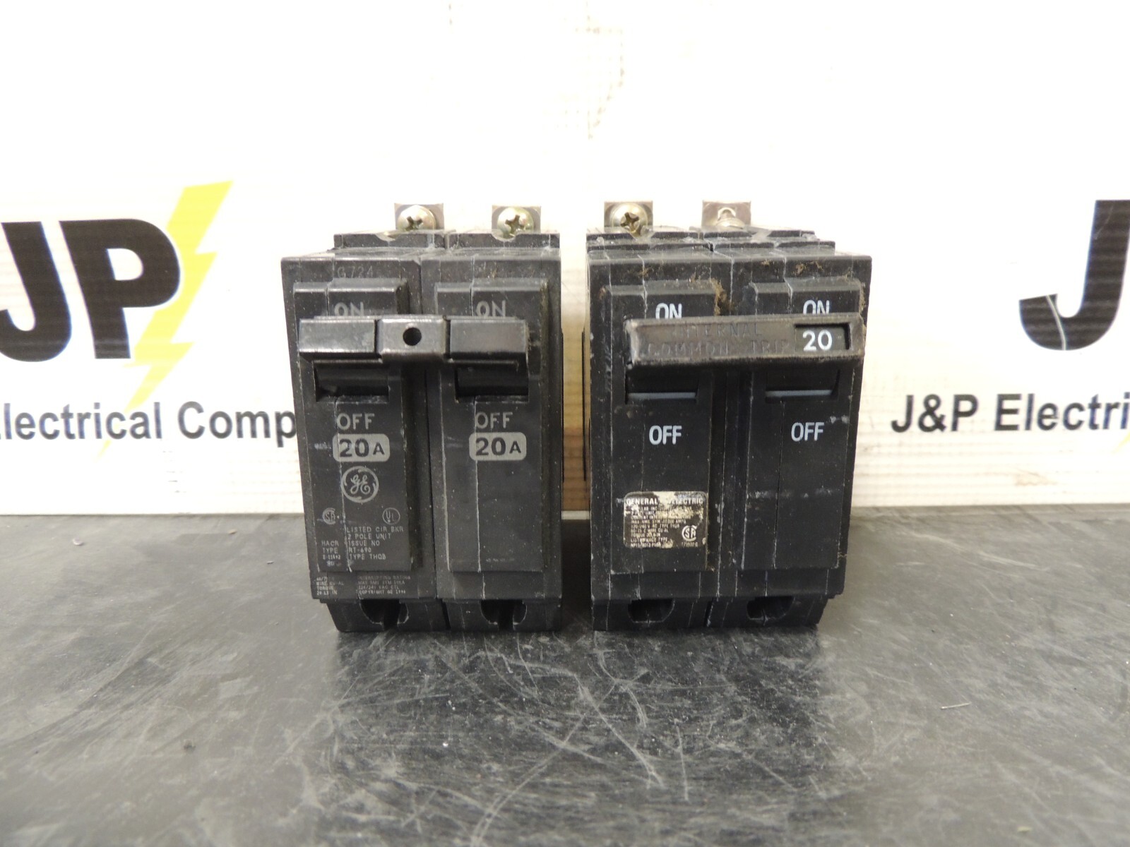 GENERAL ELECTRIC THQB220 CIRCUIT BREAKER 20 AMP 2P 120/240V