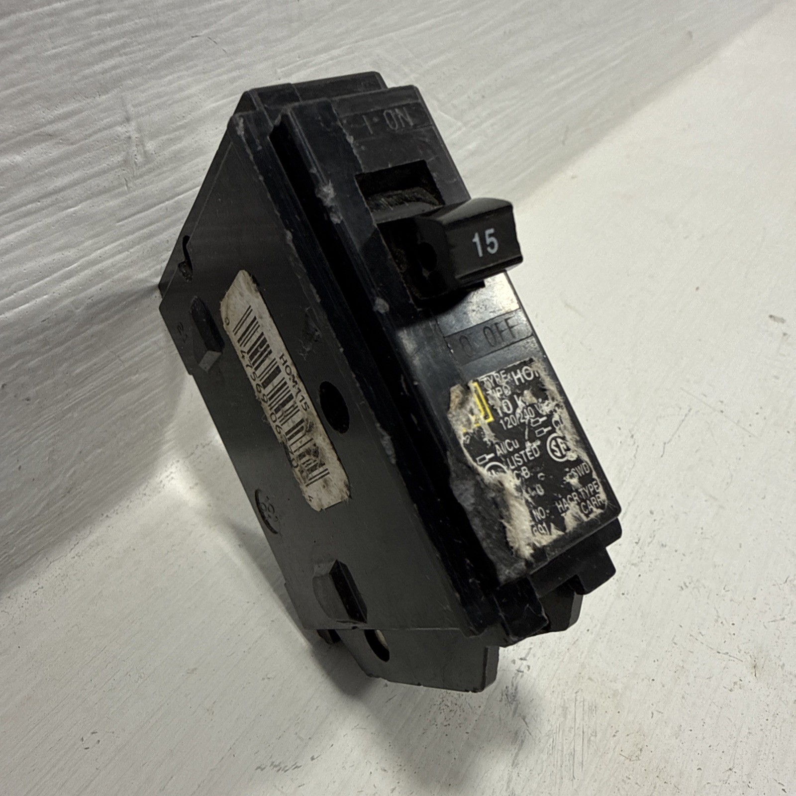 Square D HOM115 15 Amp 1 Pole 120/240VAC Breaker 15A 1P Type HOM Yellow 10kA H0M