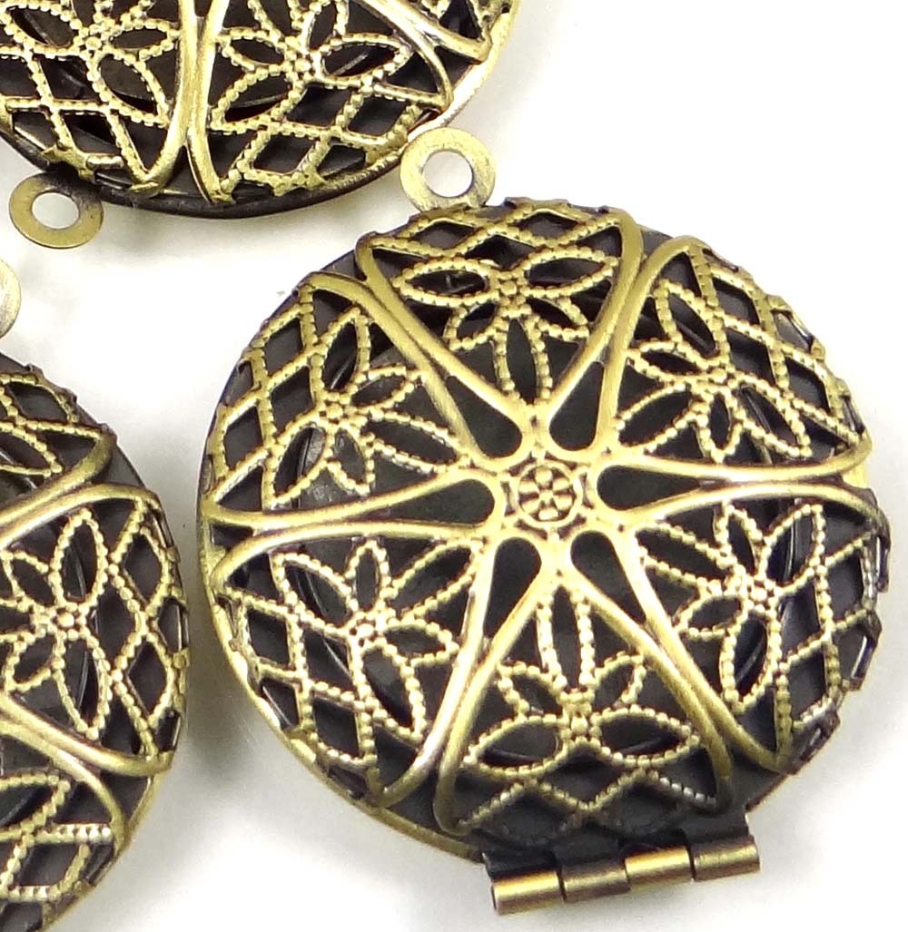 4 Antique Bronze Filigree Hollow Locket Flat Round Pendants 27x32mm