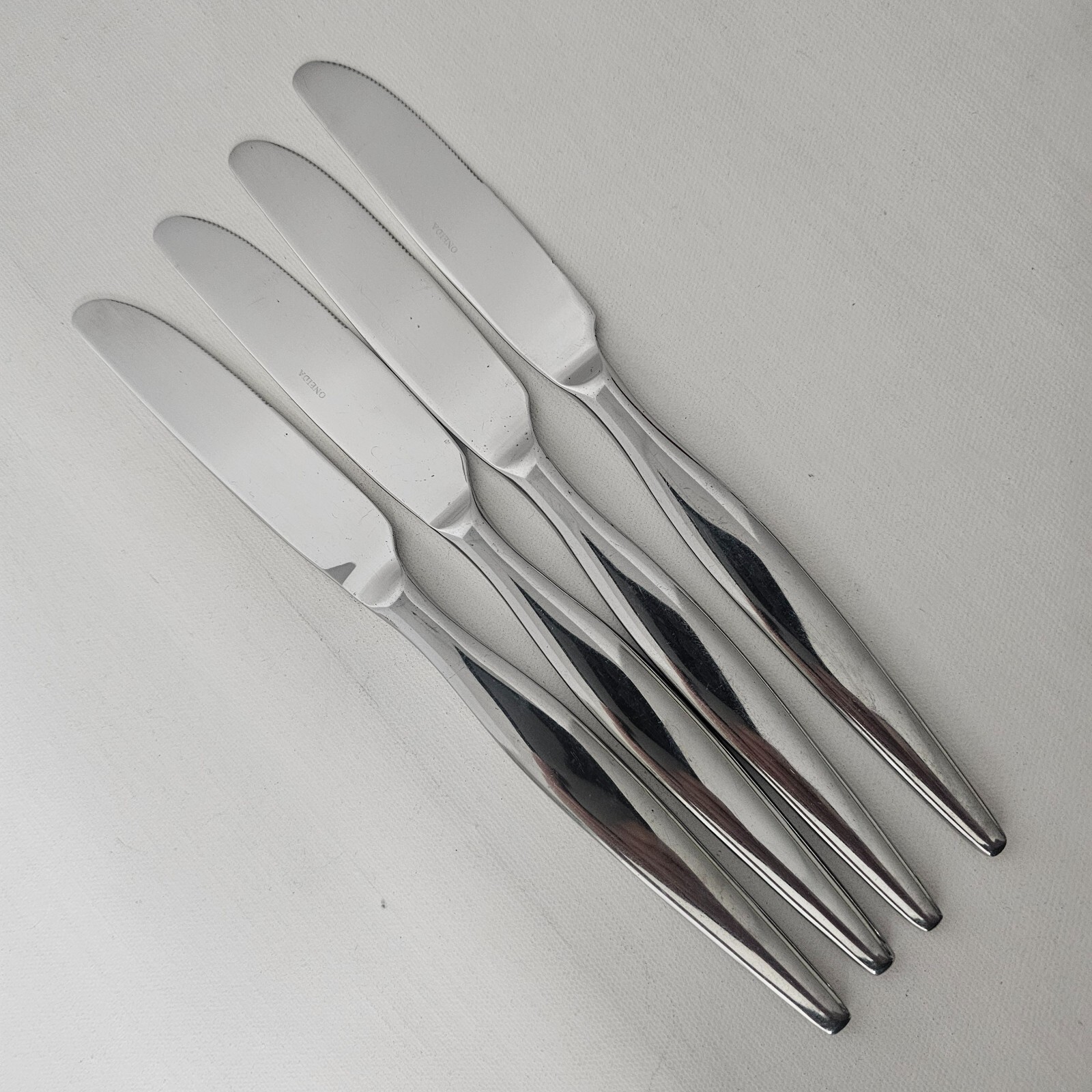 Oneida Marion Dinner Knife Stainless Flatware Glossy Lot of 4 Knives