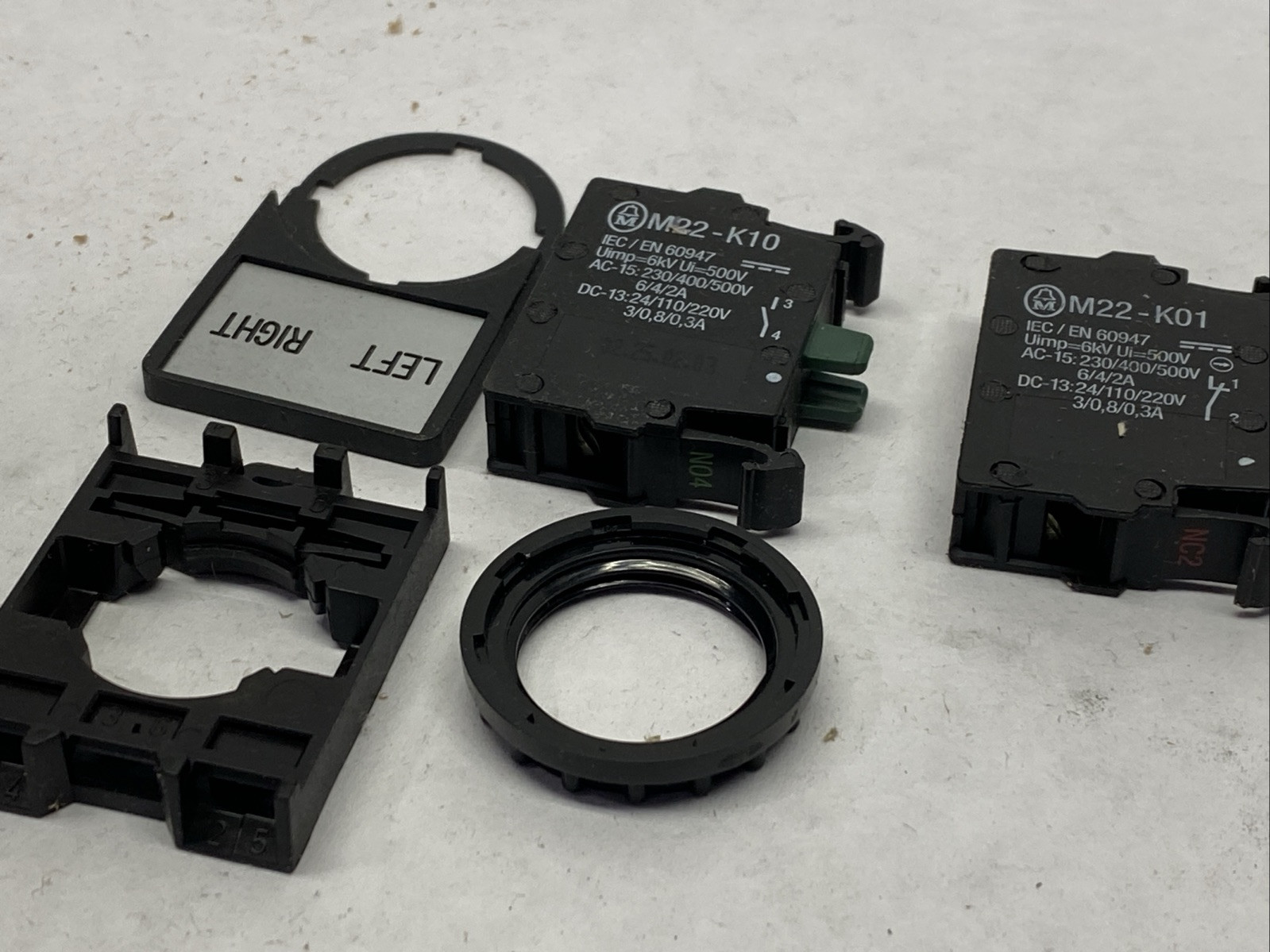 Moeller S-5367 2-Position Selector Switch Assembly Left / Right Black
