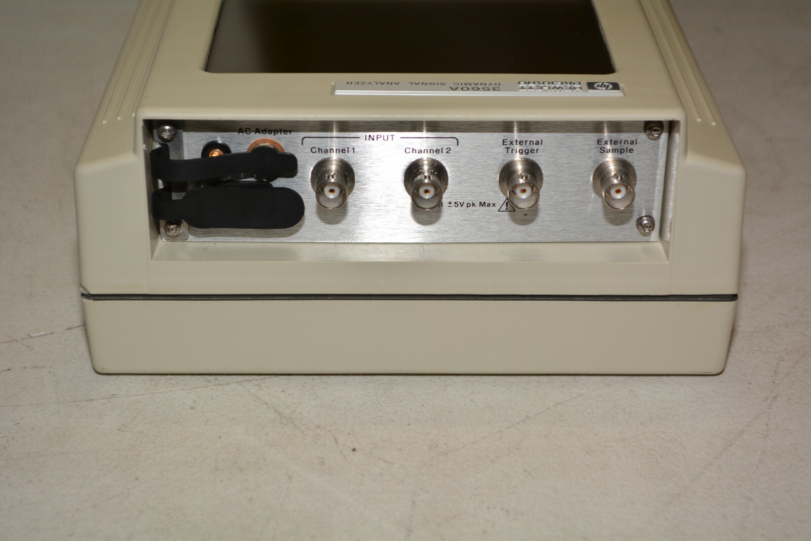 HP 3560A Handheld FFT Vibration Acoustic Spectrum Dynamic Analyzer