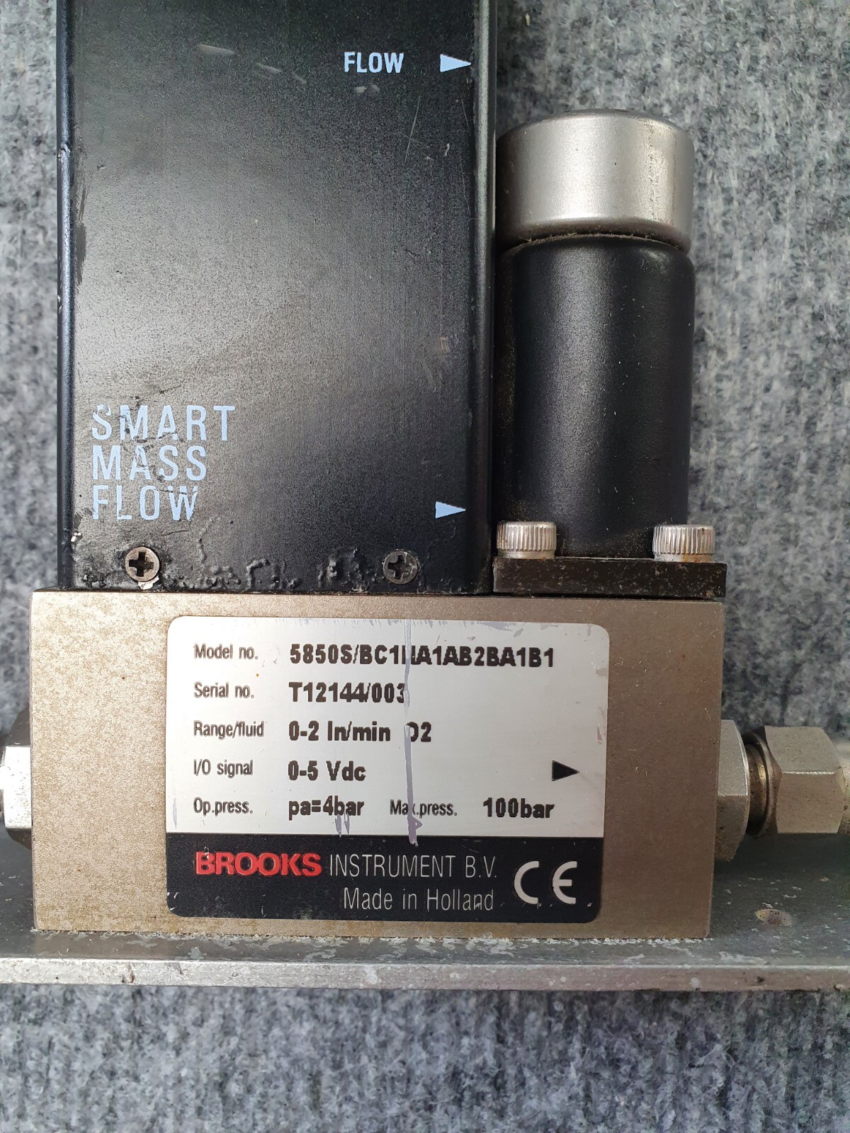 BROOKS INSTRUMENT 5850S / BC1HA1AB2BA1B1 SMART MASS FLOW