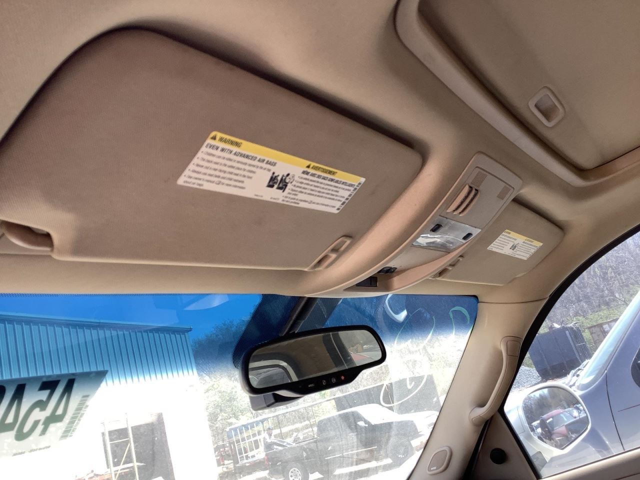 ESCALAEXT 2010 Glove Box 4586900