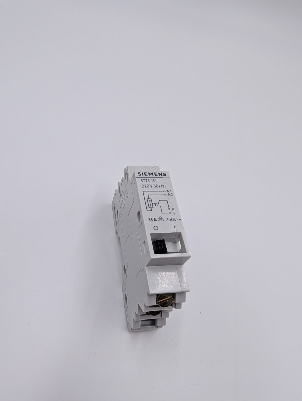 Siemens 5TT5 131 220V Remote Switch / NO / Surge Switch 16A 250V