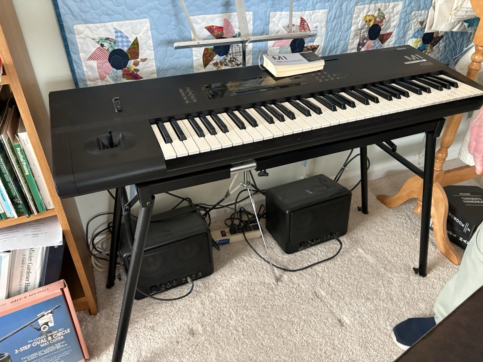Korg M1 61-Keys Keyboard Synthesizer Synth Music Workstation w/Keyboard Stand