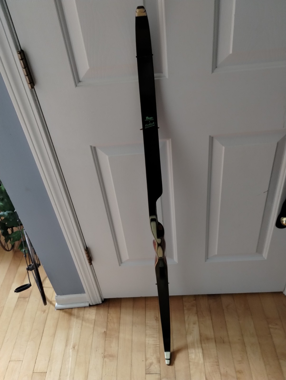 Vintage Bear Kodiak Magnum Recurve Bow 52” 52# 1968 With String Nice!!!