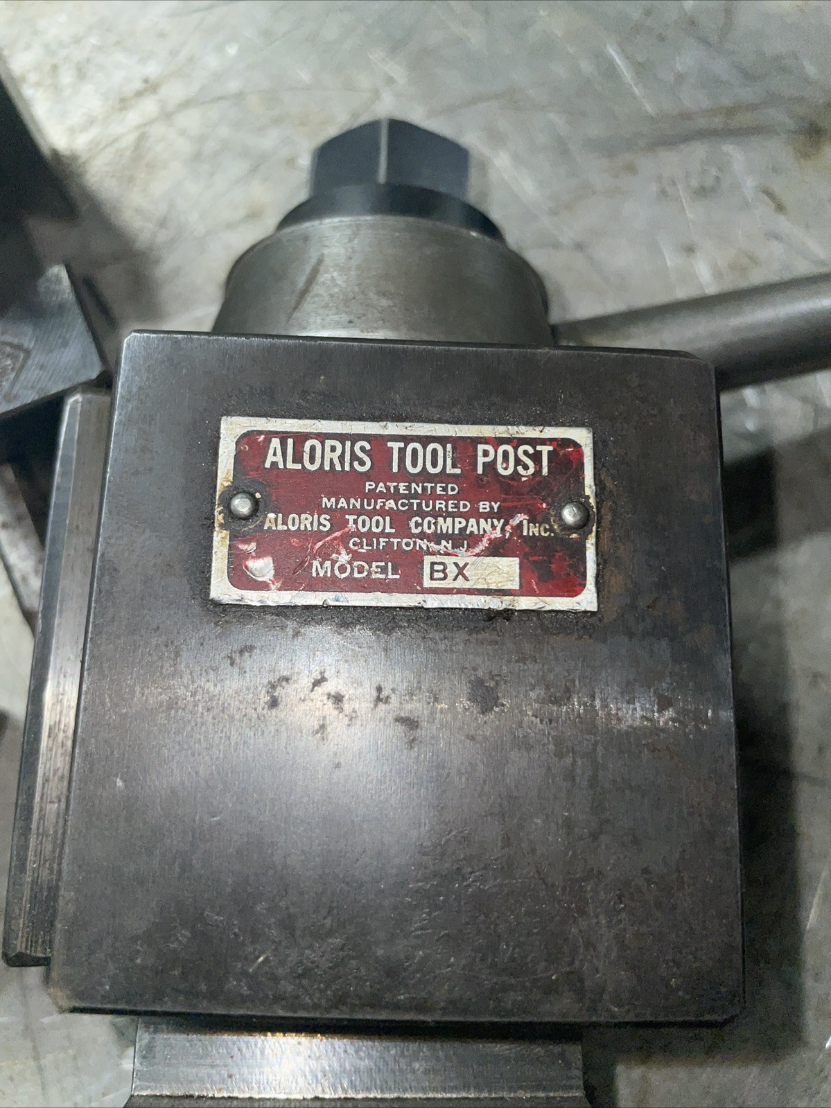 Aloris BXA Quick Change Tool Post And 2 Tool Holders