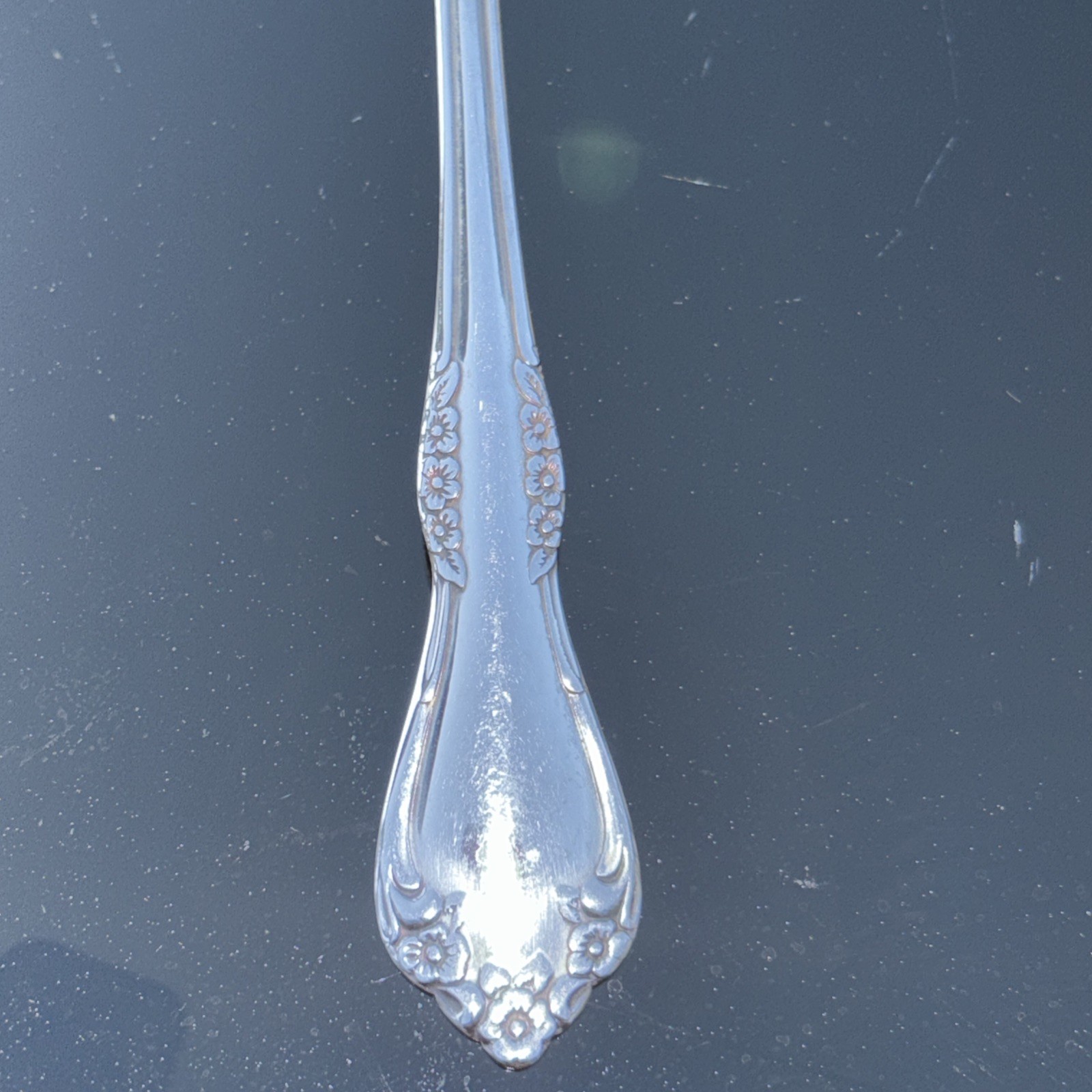 ONEIDA Canada Mansfield SOLID SERVING SPOON DELUXE GLOSSY STAINLESS RETIRED