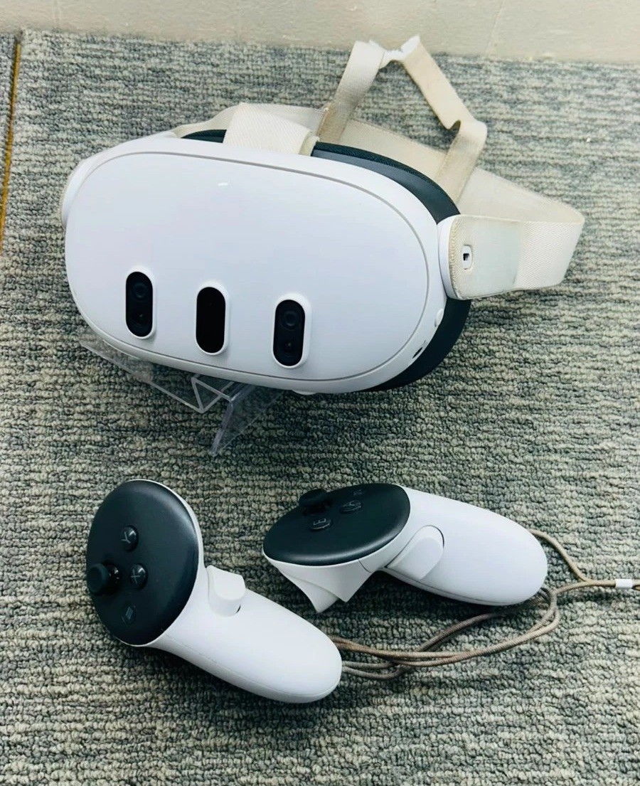 Meta Quest 3 128GB VR MR Headset White Model S3A Bundle Broken  ASIS 0930727