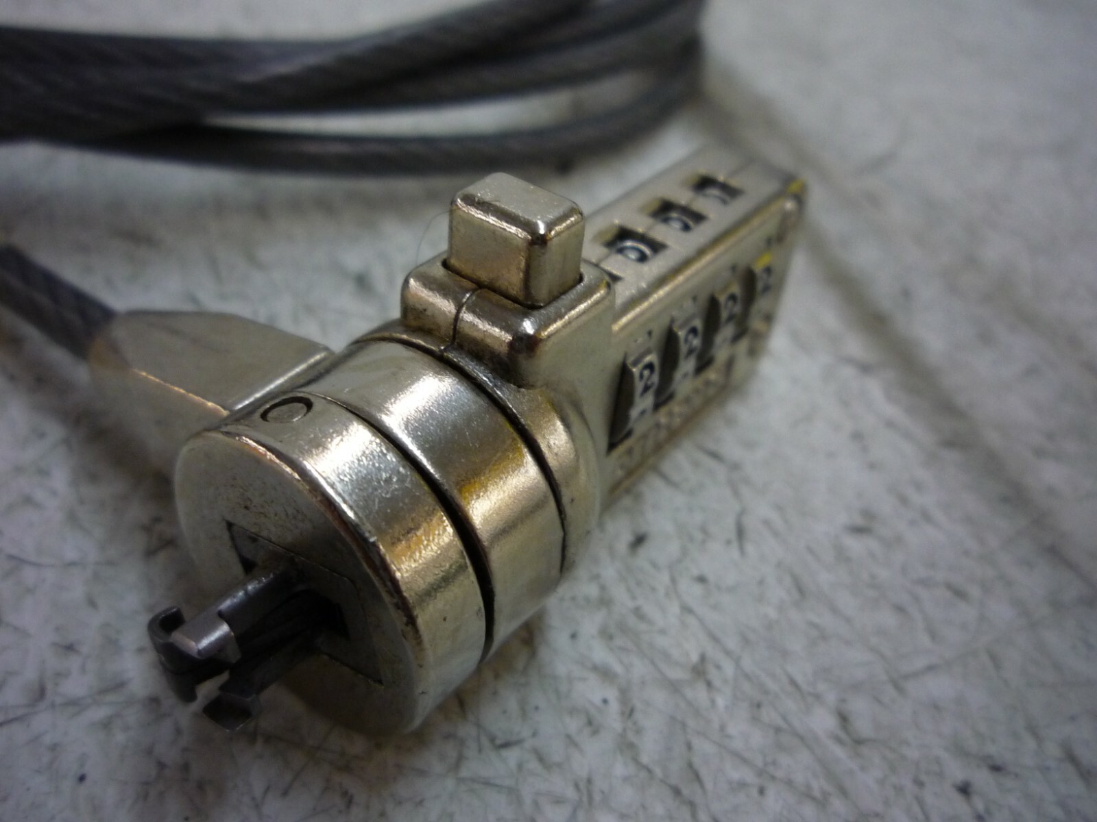 TARGUS DEFCON SCL NOTEBOOK COMPUTER CABLE LOCK * CABLE ONLY