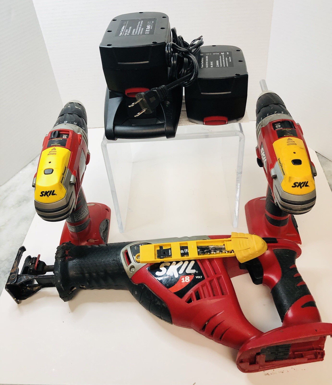 SKIL 18V Cordless Set - 2 Drills a Reciprocating  Saw W/ 2 Batteries W/ Charger