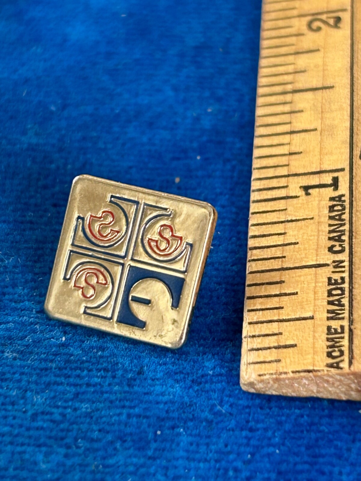 Hopital Cite de la Sante Laval HCSL Hospital Logo Lapel Pin