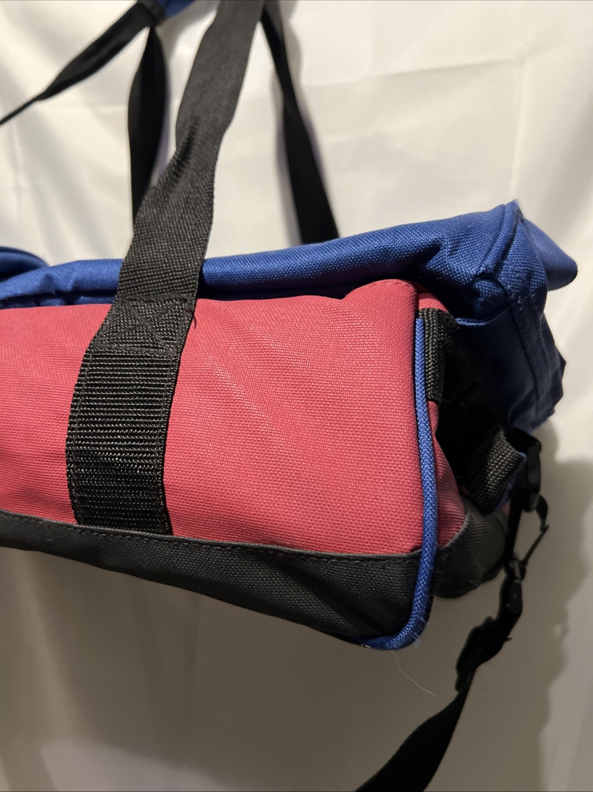 Igloo Blue Red Foldable Large Duffel Bag Cooler Adjustable Straps Nylon 19”x12”